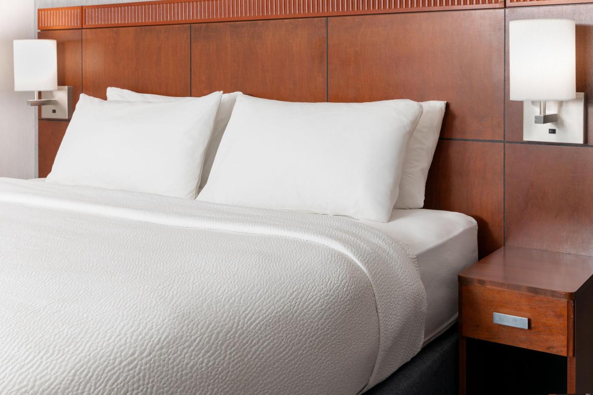 Courtyard By Marriott Ontario Rancho Cucamonga Hotel Exterior foto